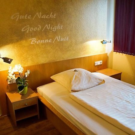 Hotel Alberga Mettmann Bagian luar foto